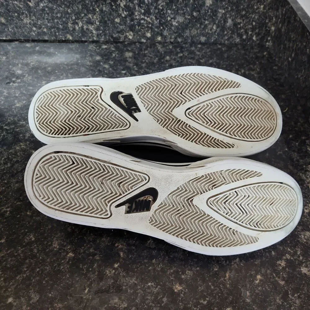 Nike GTS Sneakers Black - Size 10